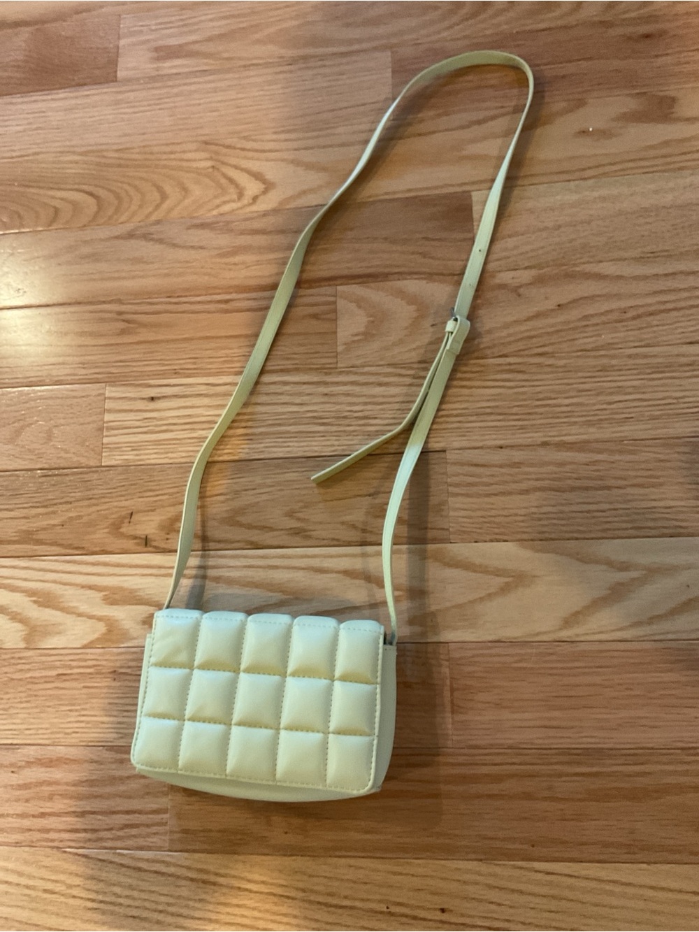 H&M Quilted Crossbody Bag Women butter yellow NWOT faux leather - Picture 2 of 9